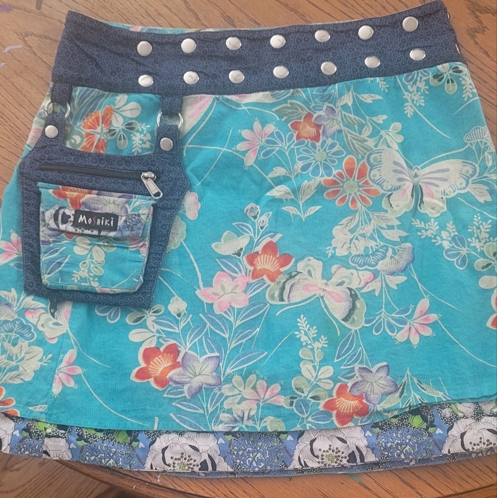Moshiki reversible skirt with removable hip purse
